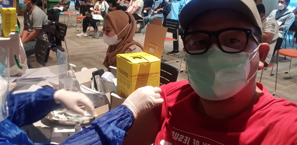 Penyuntikan dosis pertama vaksin C19 - 25 Juni 2021